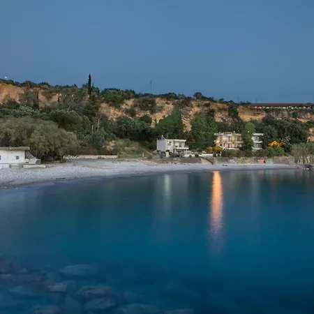 Holiday home Remezzo Akrogiali